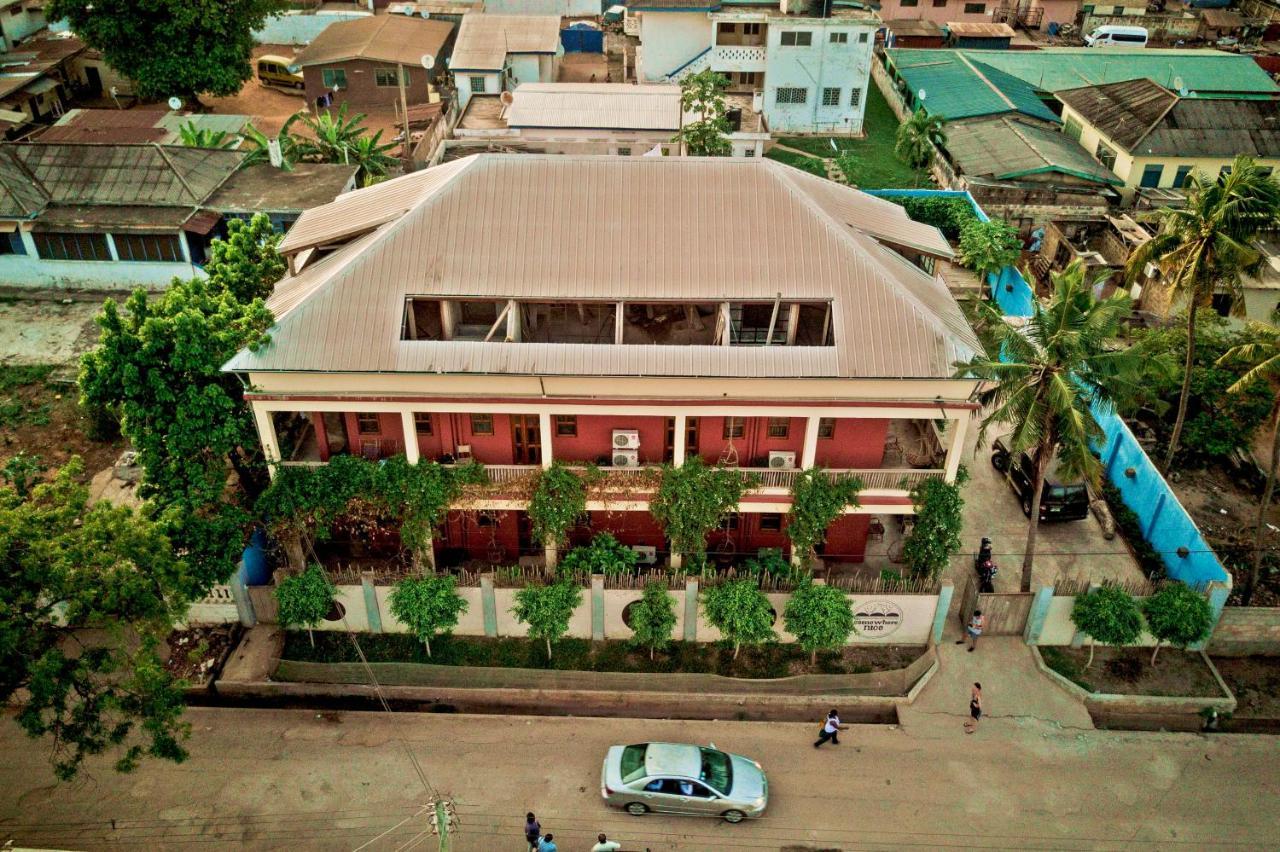 Somewhere Nice Accra Exterior photo